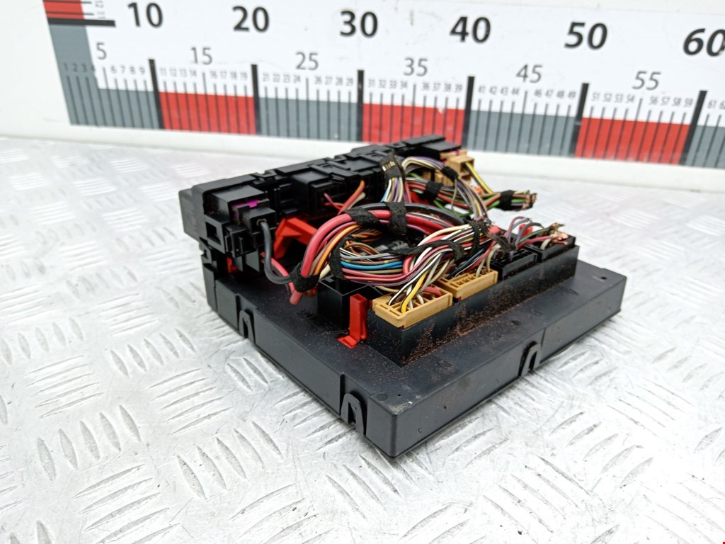 Блок реле VOLKSWAGEN Golf V 2003-2009