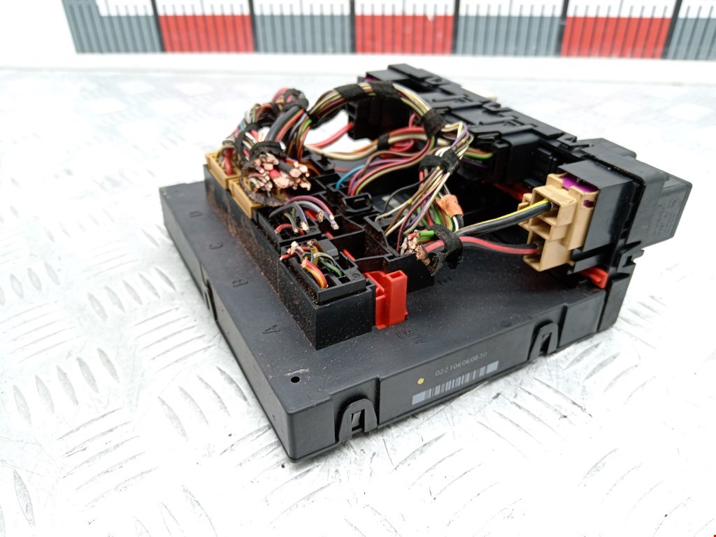 Блок реле VOLKSWAGEN Golf V 2003-2009