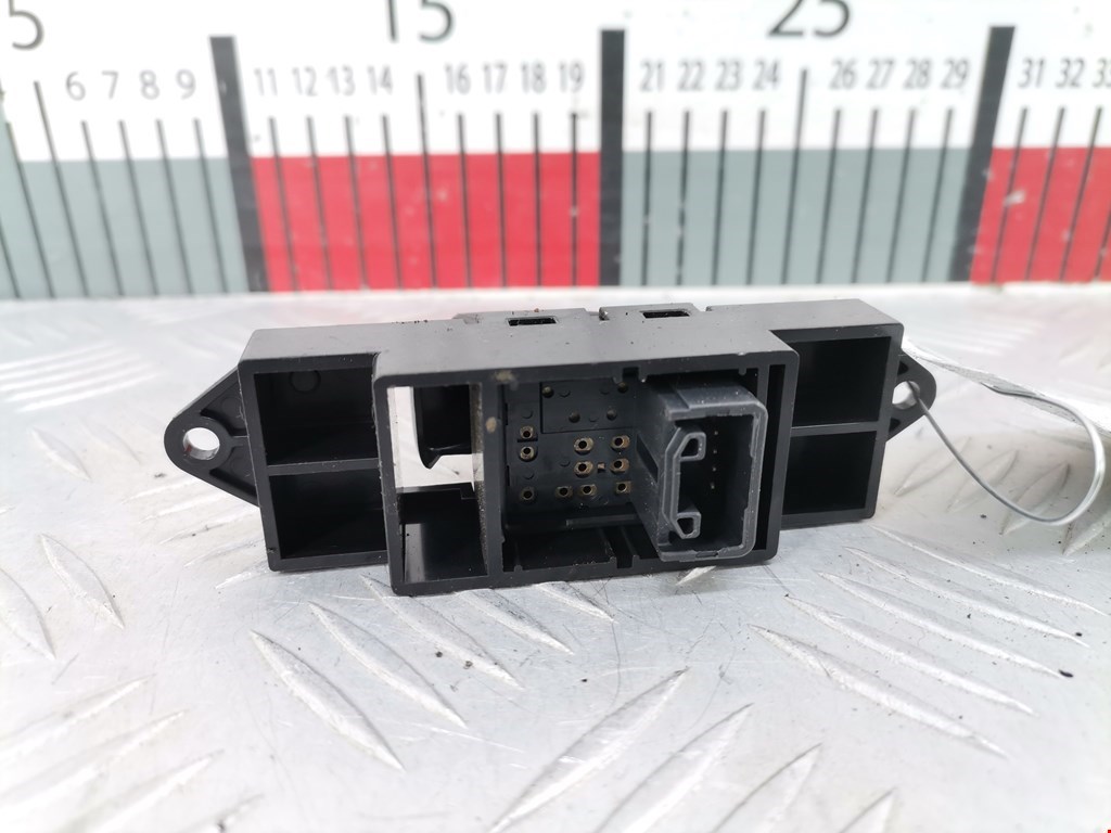 Кнопка стеклоподъемника MITSUBISHI Colt Z3 2003-2012