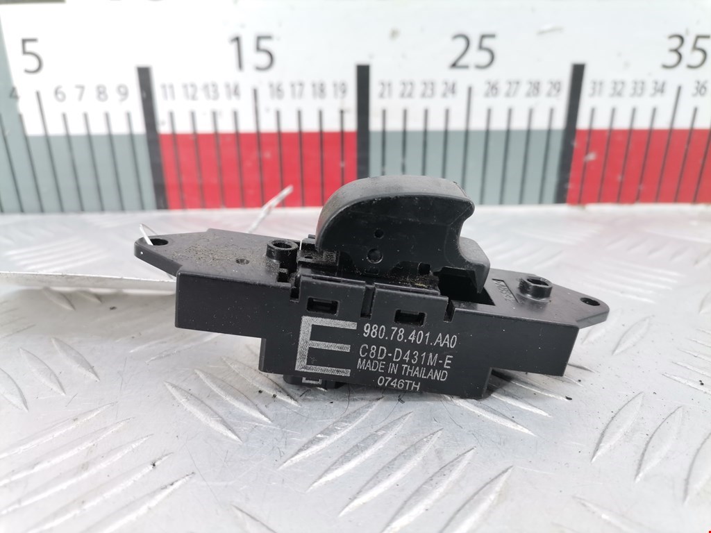 Кнопка стеклоподъемника MITSUBISHI Colt Z3 2003-2012