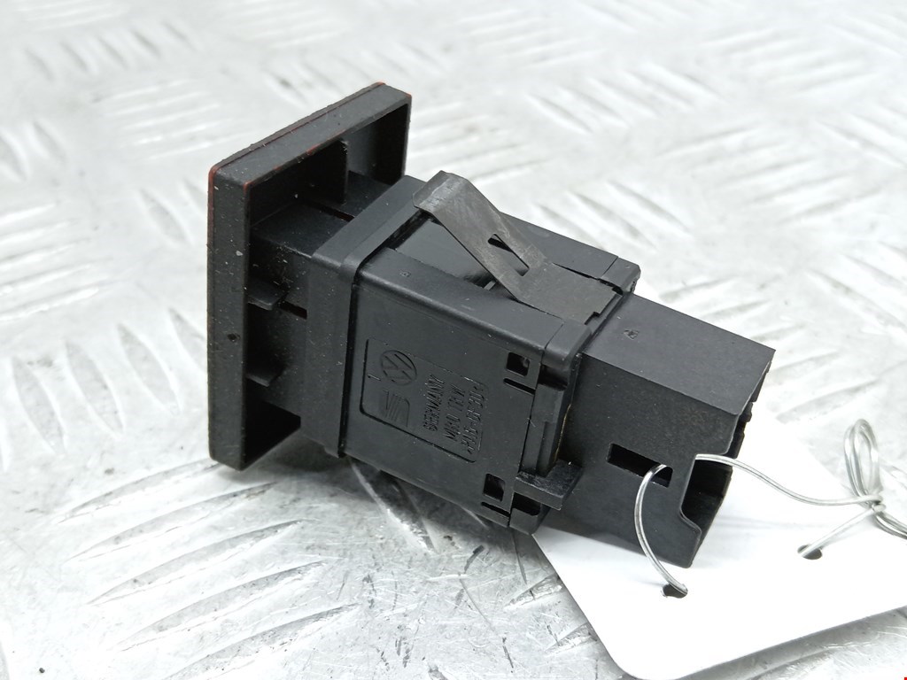 Кнопка аварийной сигнализации (аварийки) VOLKSWAGEN Touareg 2002-2010