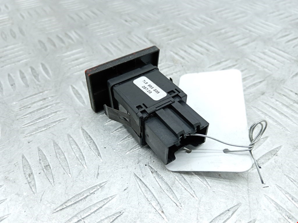 Кнопка аварийной сигнализации (аварийки) VOLKSWAGEN Touareg 2002-2010