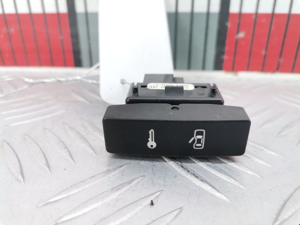 Кнопка центрального замка VOLKSWAGEN Touareg 2002-2010