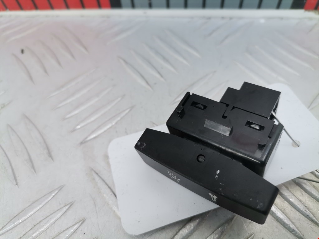 Кнопка центрального замка VOLKSWAGEN Touareg 2002-2010