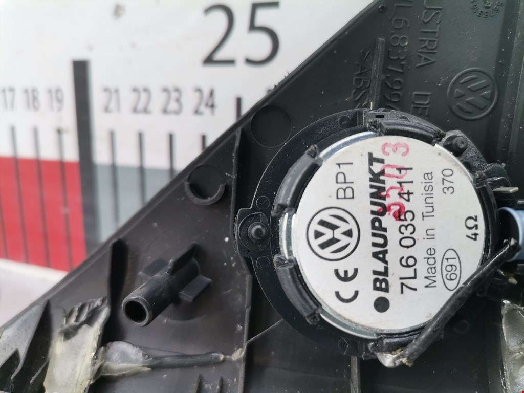 Динамик VOLKSWAGEN Touareg 2002-2010