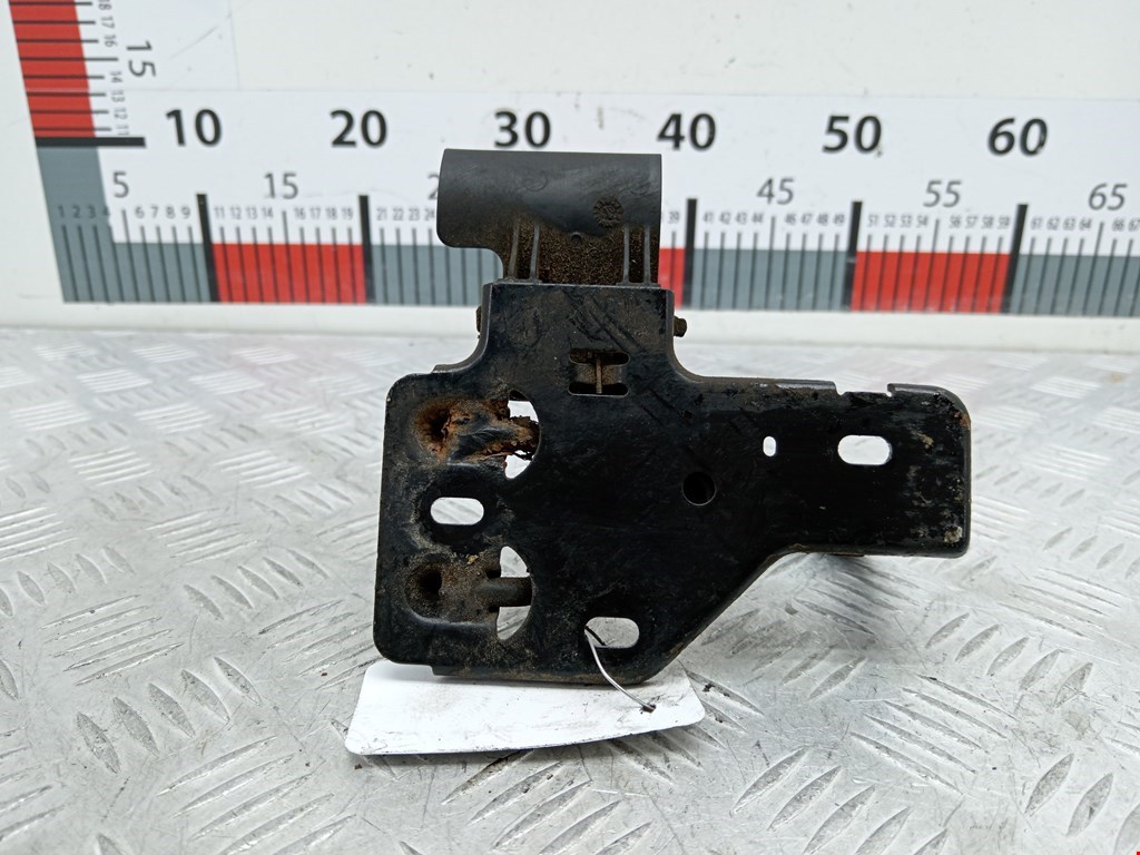 Замок капота VOLKSWAGEN Touareg 2002-2010