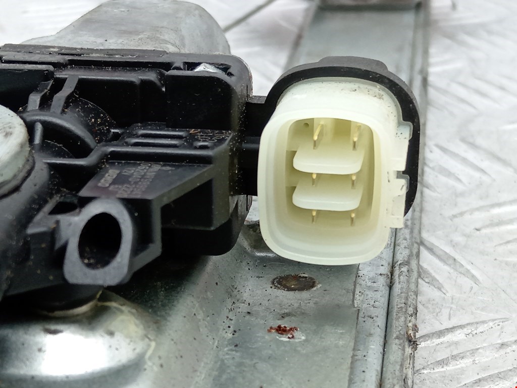 Стеклоподъемник задний правый MITSUBISHI Pajero IV 2006-2022