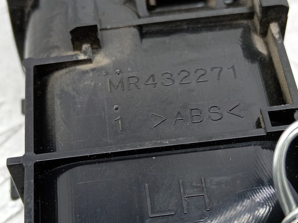 Ручка дверная задняя внутренняя левая MITSUBISHI Pajero IV 2006-2022