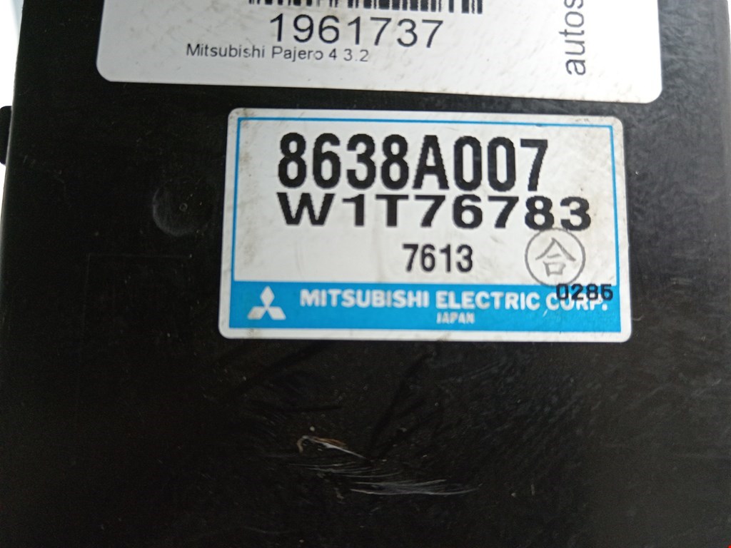 Блок управления парктрониками MITSUBISHI Pajero IV 2006-2022