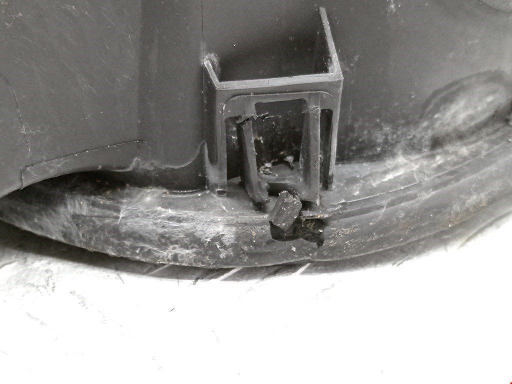 Лючок бензобака FORD Kuga 2008-2012