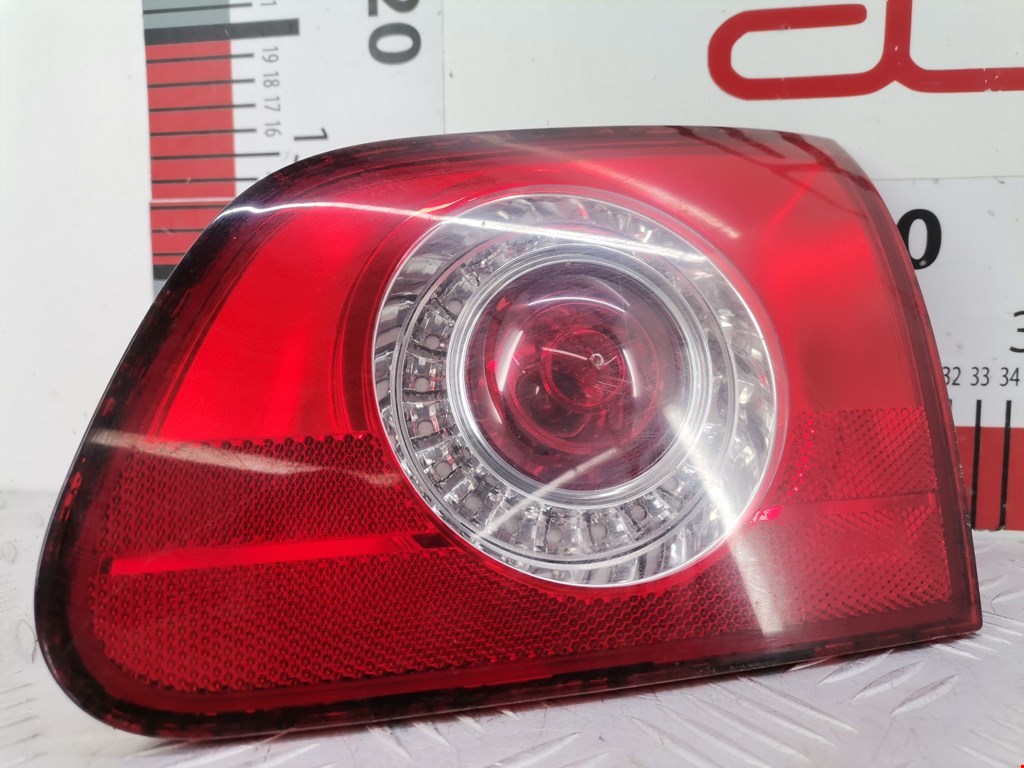 Фонарь крышки багажника правый Volkswagen Passat 6 (2005-2010)