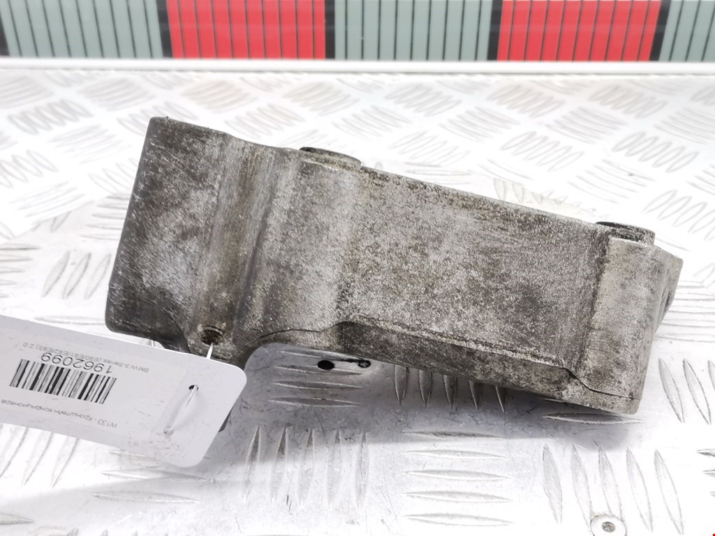 Кронштейн кондиционера BMW 3er E90/E91 2005-2012