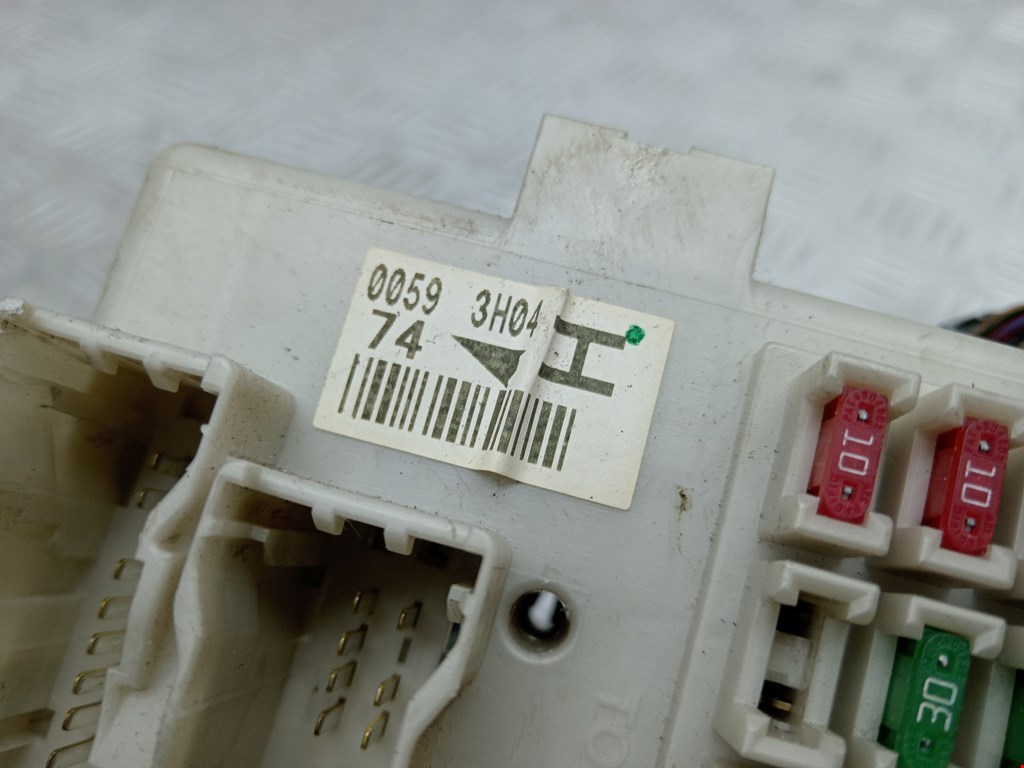 Датчик уровня в бачок омывателя TOYOTA Land Cruiser Prado 120 2002-2009