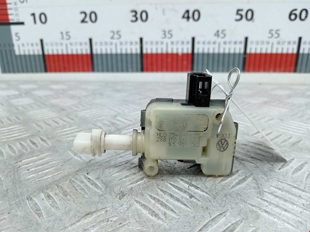 Активатор замка бензобака VOLKSWAGEN Touran 2003-2010