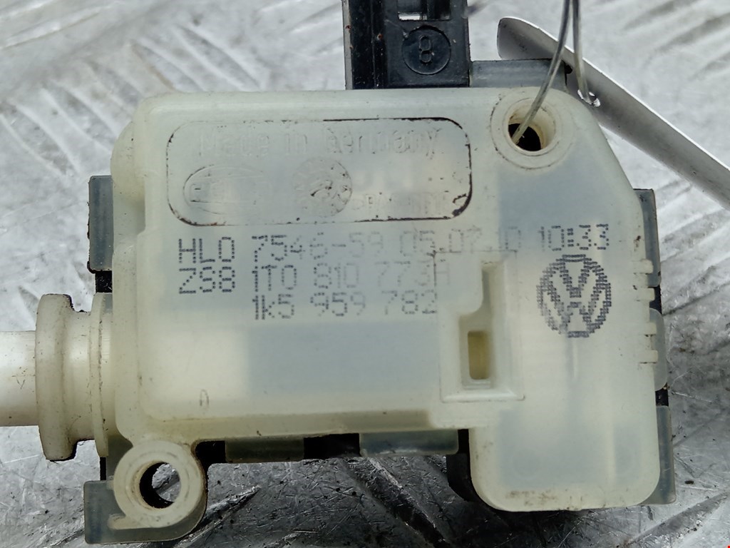 Активатор замка бензобака VOLKSWAGEN Touran 2003-2010