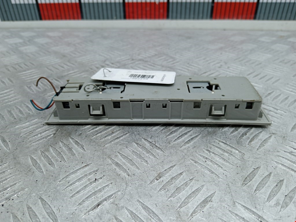 Плафон салонный (салона фонарь) VOLKSWAGEN Touran 2003-2010