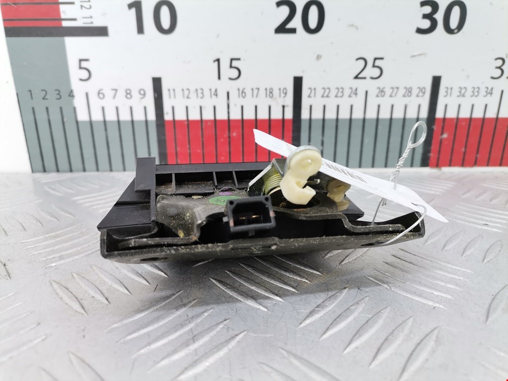 Замок багажника (крышки двери) AUDI A4 B5 1995-2001