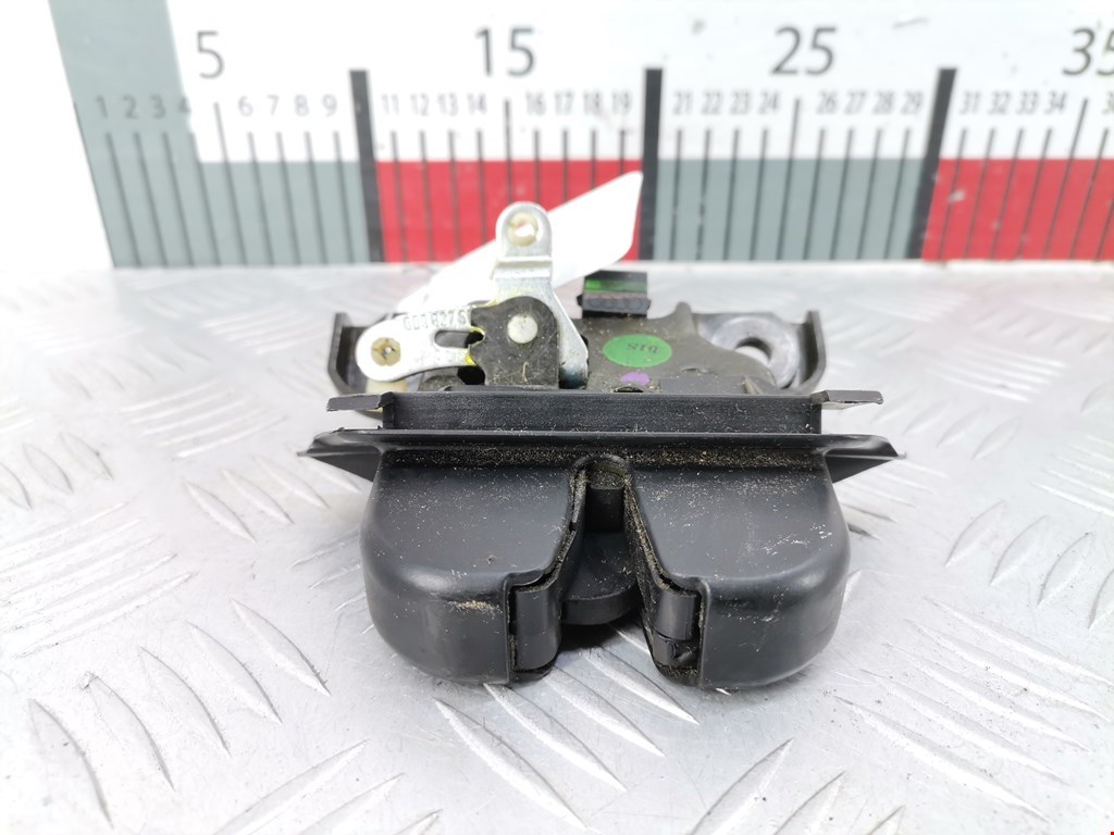 Замок багажника (крышки двери) AUDI A4 B5 1995-2001