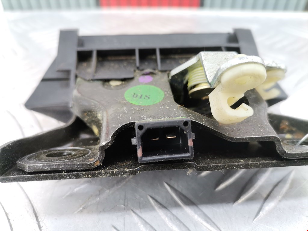 Замок багажника (крышки двери) AUDI A4 B5 1995-2001