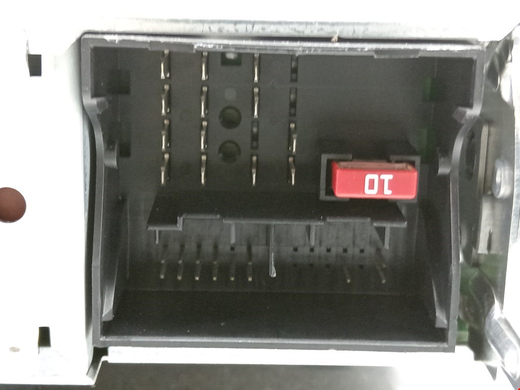 Магнитола VOLKSWAGEN Touran 2003-2010