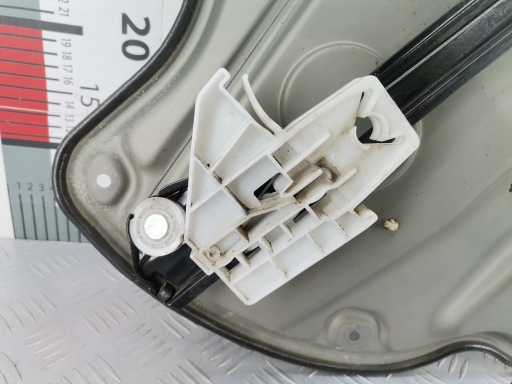 Стеклоподъемник задний левый SKODA Octavia A5 1Z- 2004-2013