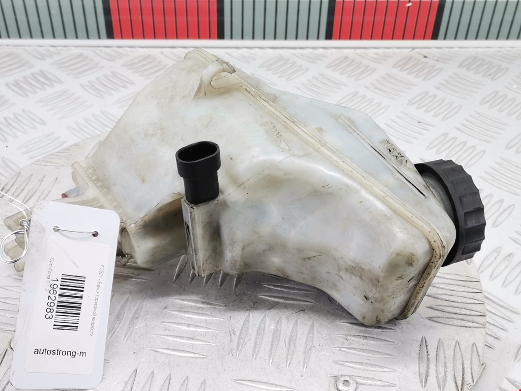 Бачок главного тормозного цилиндра OPEL Corsa D 2006-2014