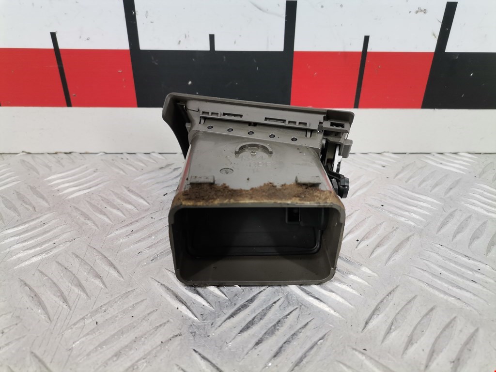 Дефлектор воздушный AUDI A4 B6 2001-2005