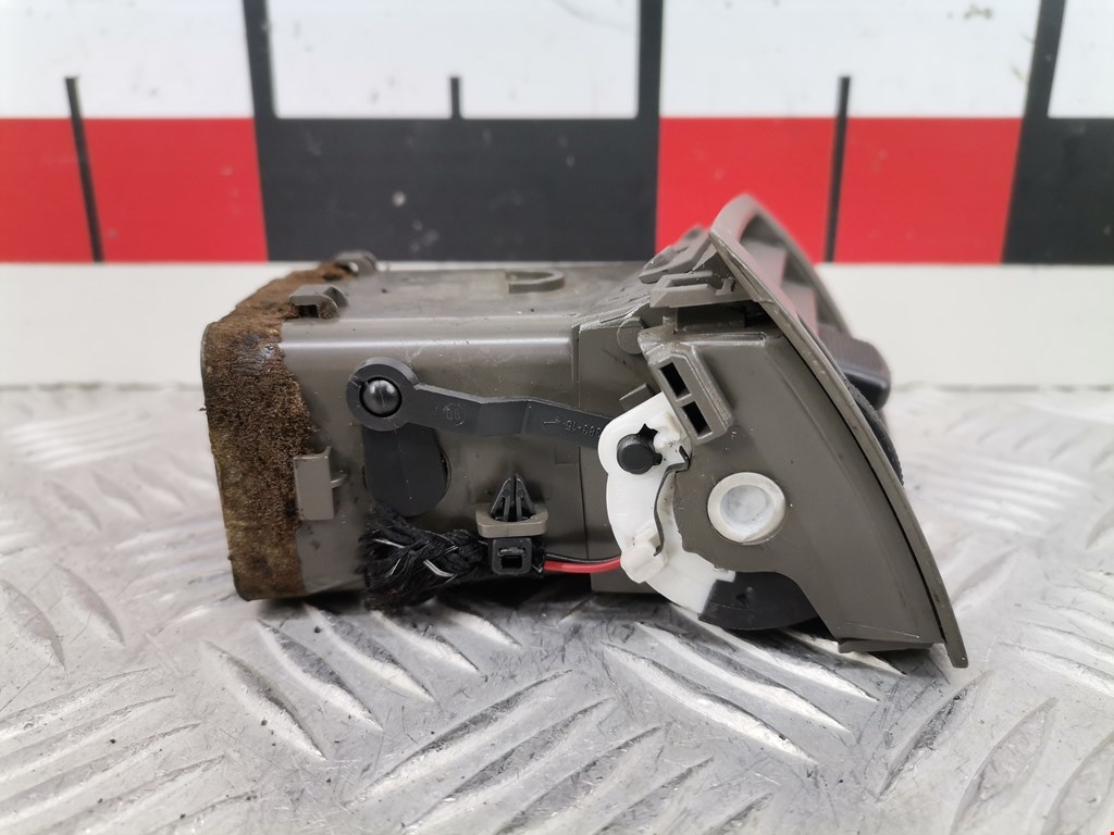 Дефлектор воздушный AUDI A4 B6 2001-2005