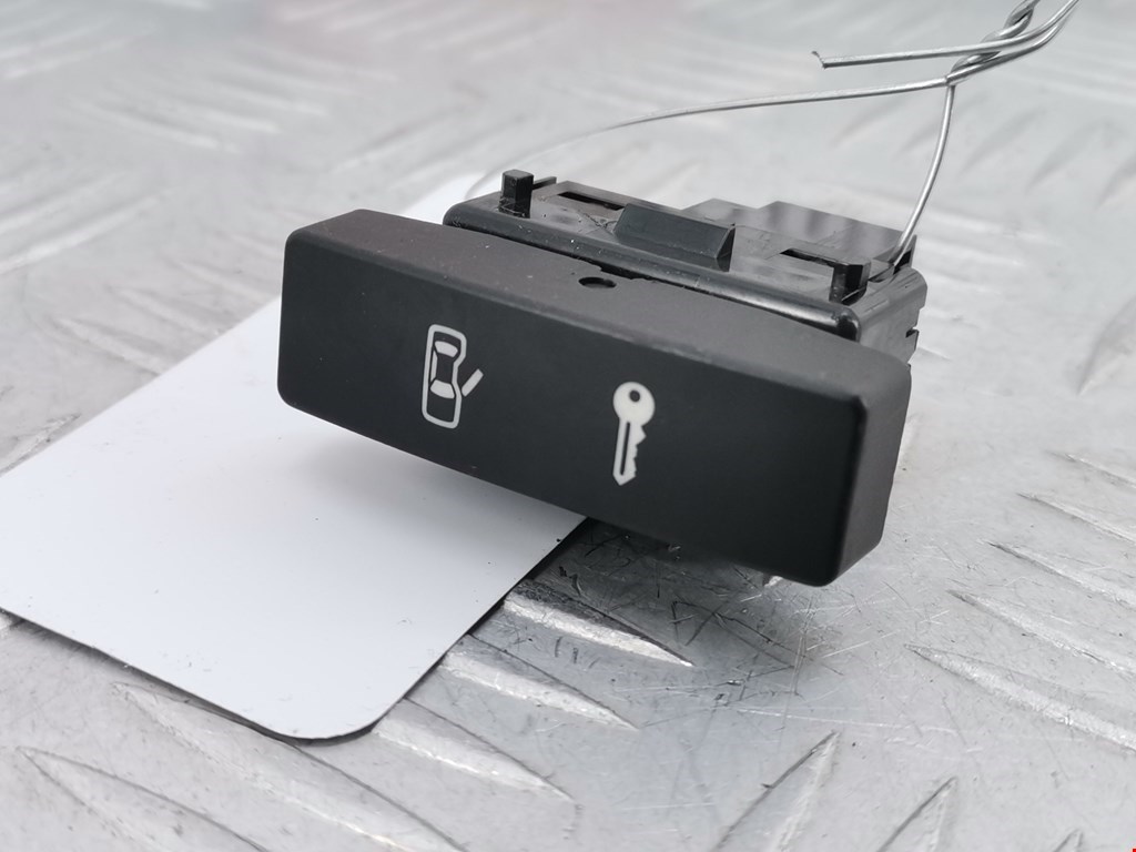 Кнопка центрального замка VOLKSWAGEN Touareg 2002-2010