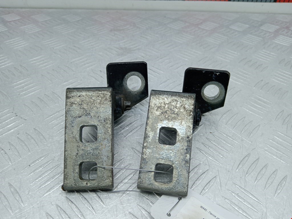 Петля двери передней левой Opel Corsa D (2006-2014)