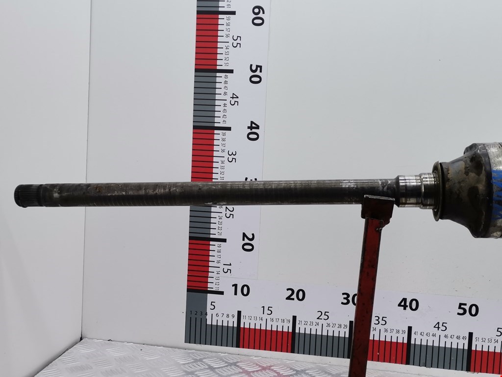 Полуось (привод, приводной вал) передняя правая VOLKSWAGEN Touareg 2002-2010