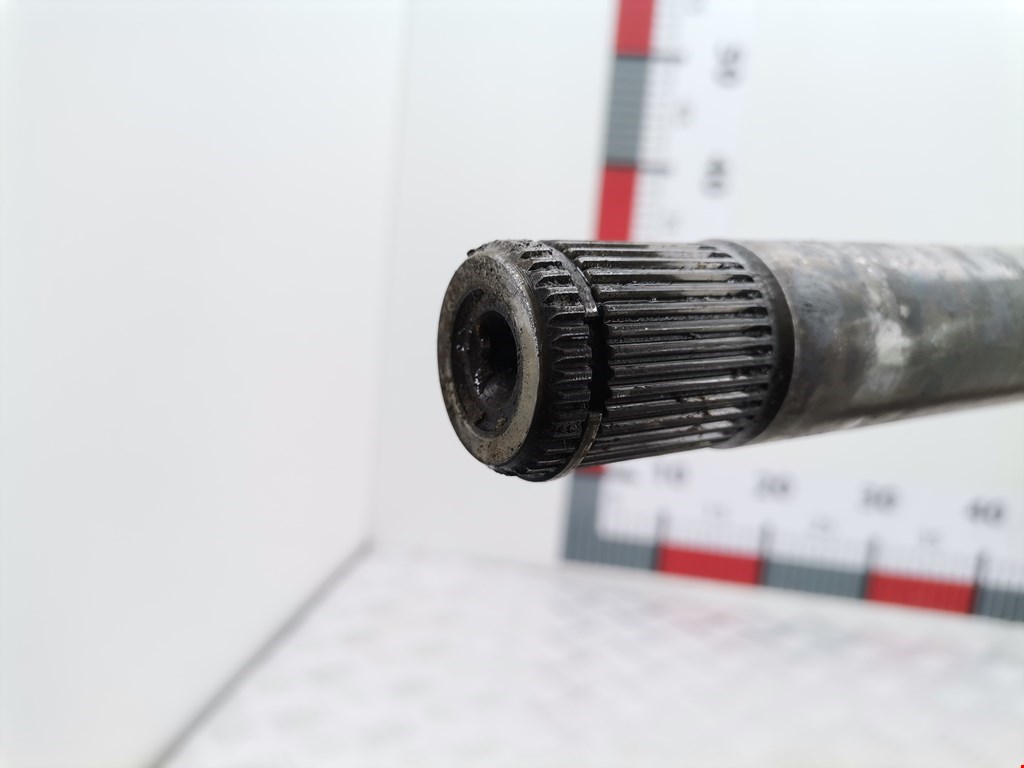 Полуось (привод, приводной вал) передняя правая VOLKSWAGEN Touareg 2002-2010