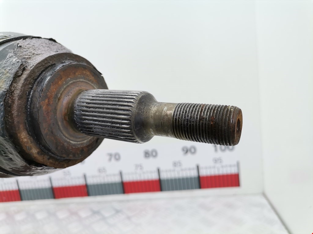 Полуось (привод, приводной вал) передняя правая VOLKSWAGEN Touareg 2002-2010