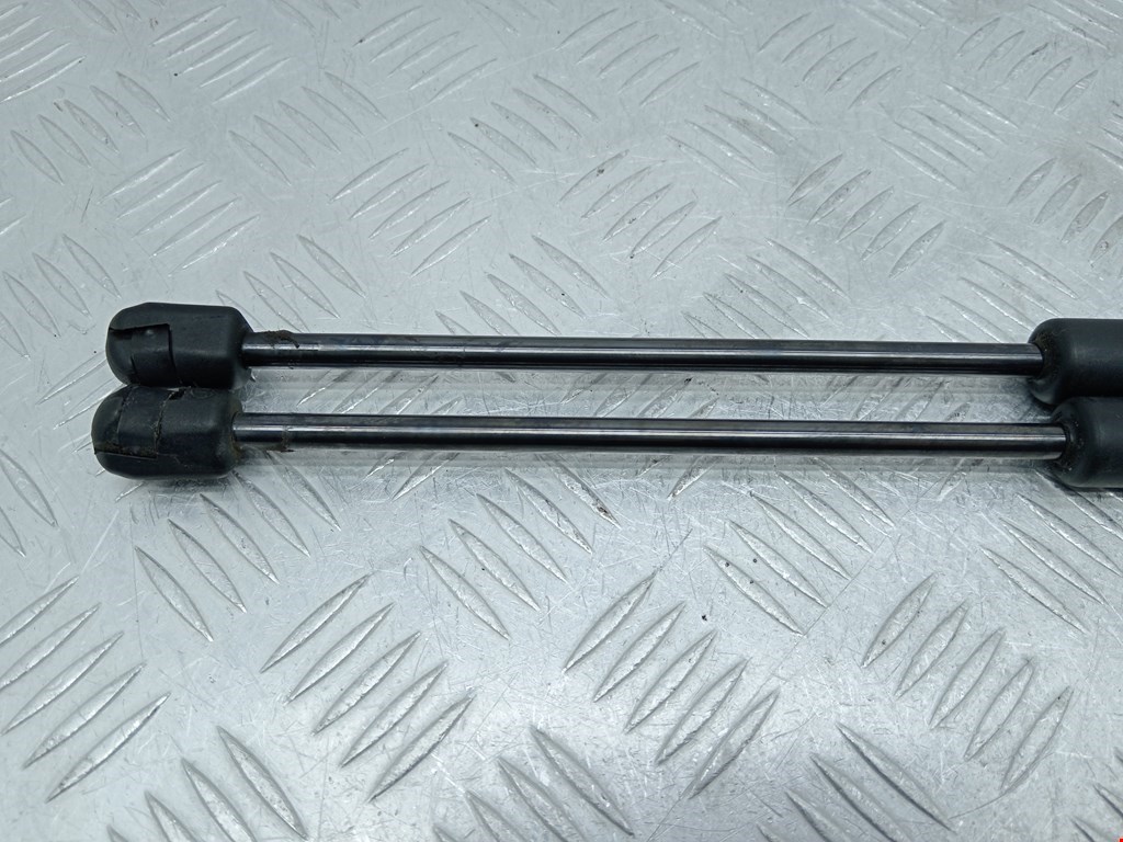 Амортизатор крышки (двери) багажника KIA Cee'd II 2012-2018