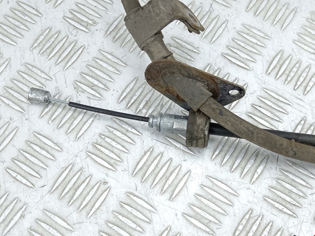 Трос стояночного тормоза левый/правый KIA Cee'd II 2012-2018