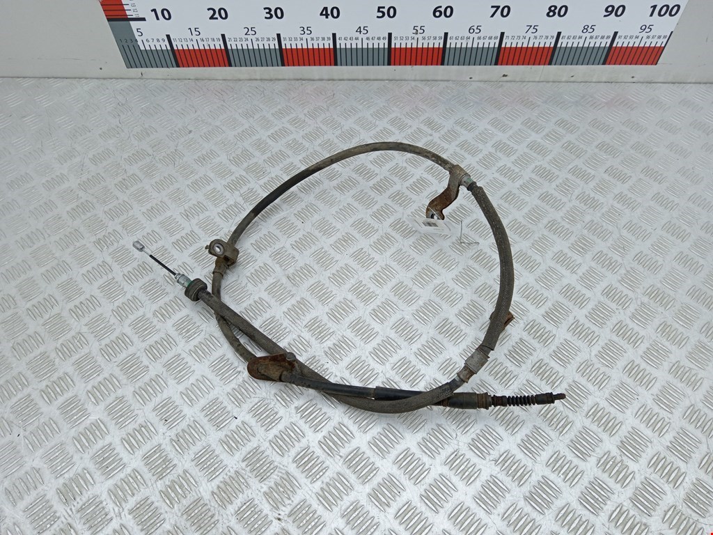 Трос стояночного тормоза левый/правый KIA Cee'd II 2012-2018