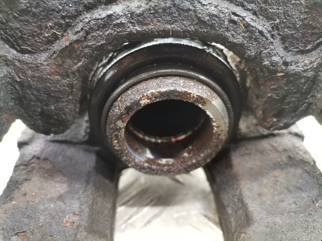 Суппорт задний левый VOLKSWAGEN Touareg 2002-2010