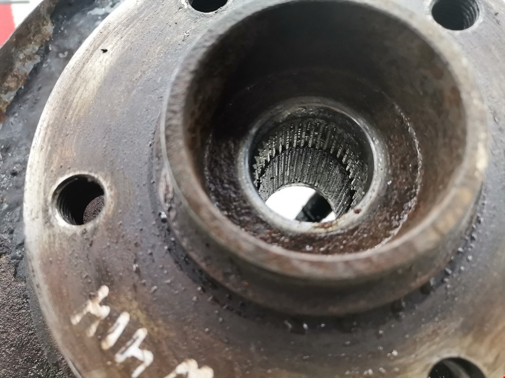 Ступица задняя правая VOLKSWAGEN Touareg 2002-2010