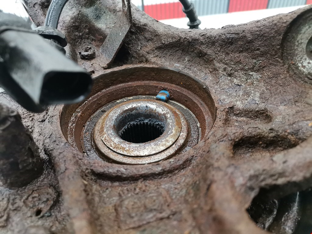 Ступица задняя правая VOLKSWAGEN Touareg 2002-2010