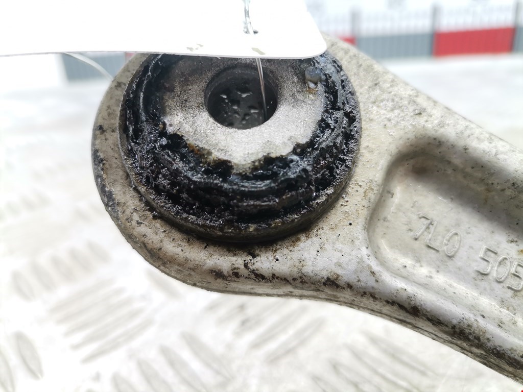 Рычаг задний правый VOLKSWAGEN Touareg 2002-2010