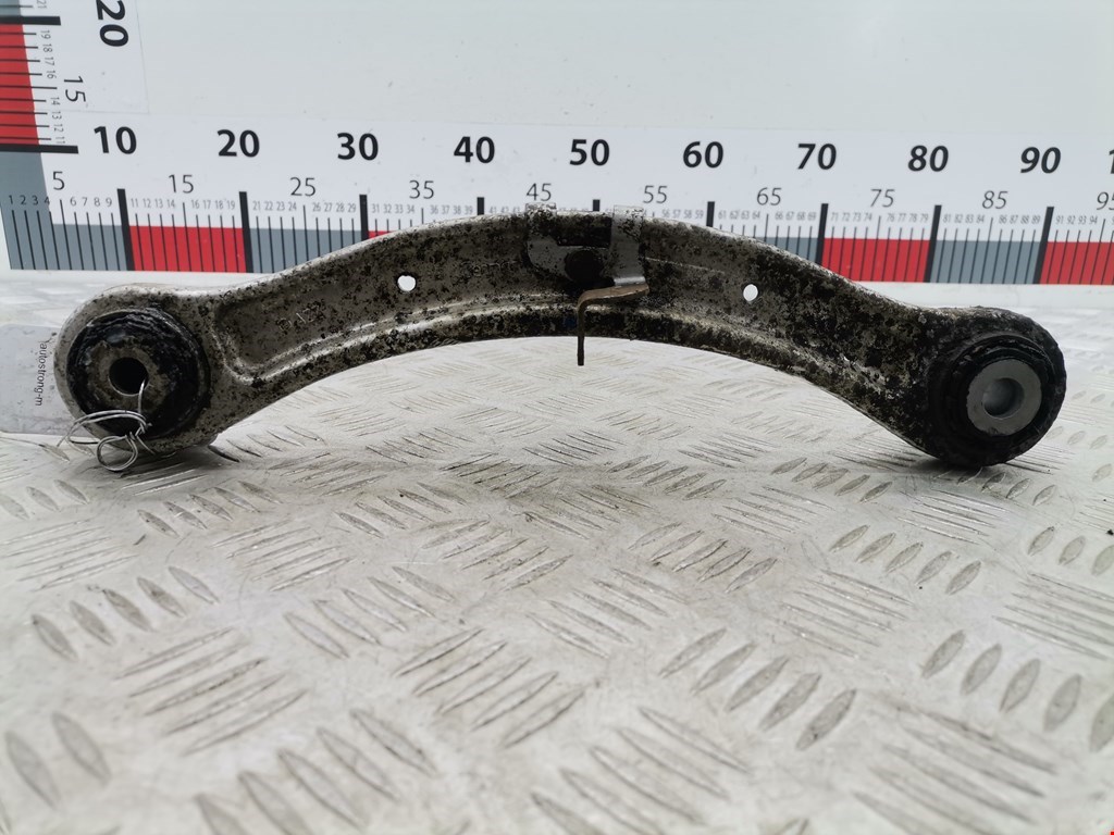 Рычаг задний правый VOLKSWAGEN Touareg 2002-2010