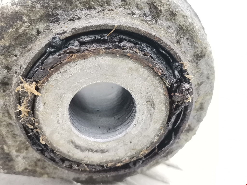 Рычаг задний правый VOLKSWAGEN Touareg 2002-2010