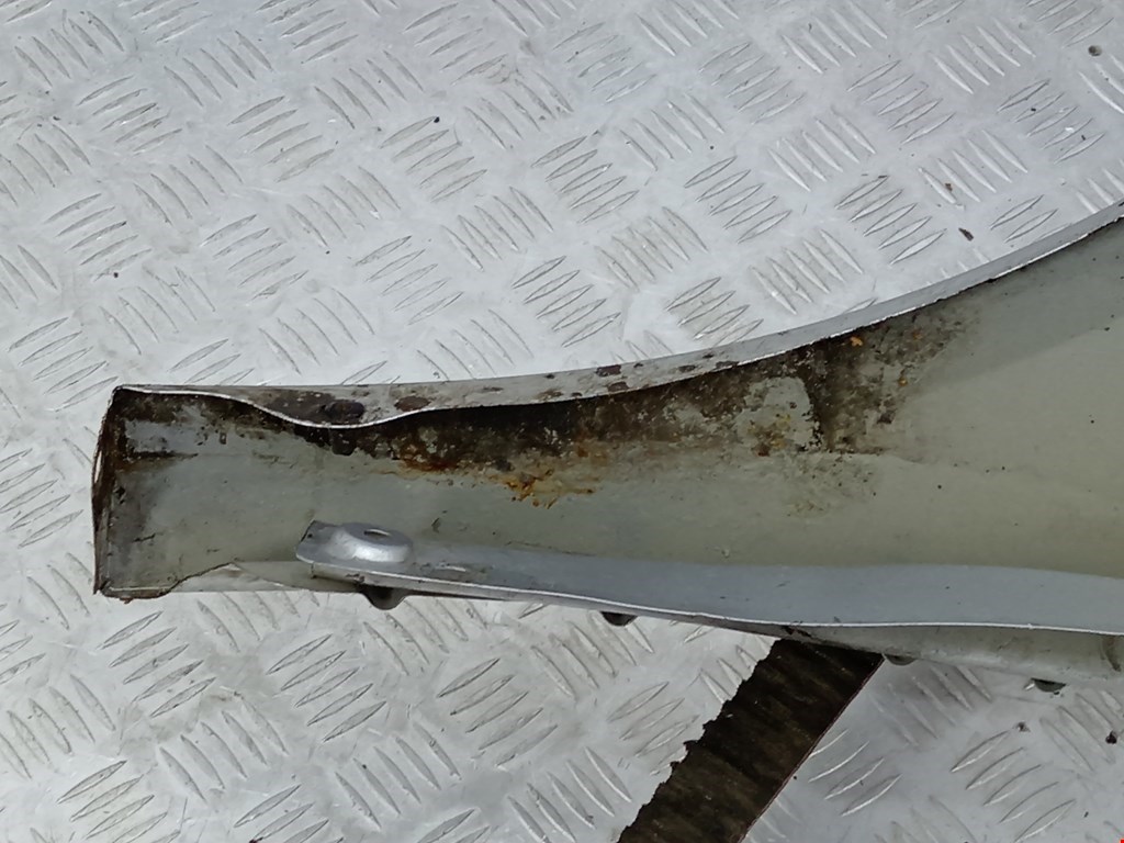 Крыло переднее правое VOLKSWAGEN Touran 2003-2010