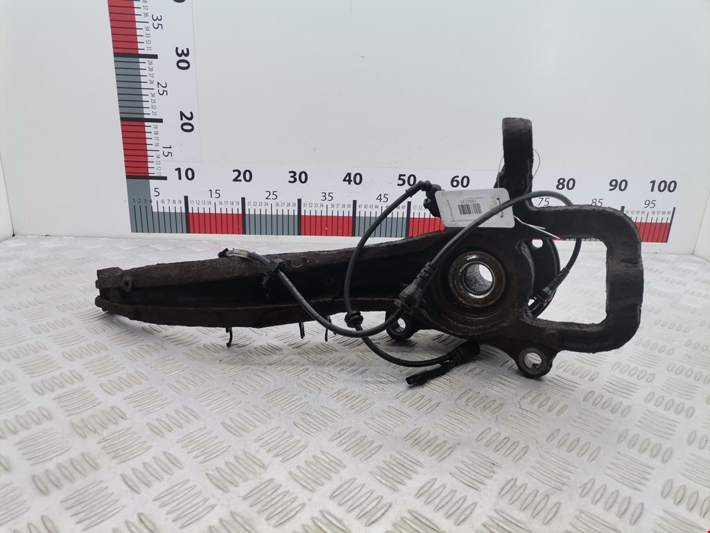 Ступица передняя правая VOLKSWAGEN Touareg 2002-2010