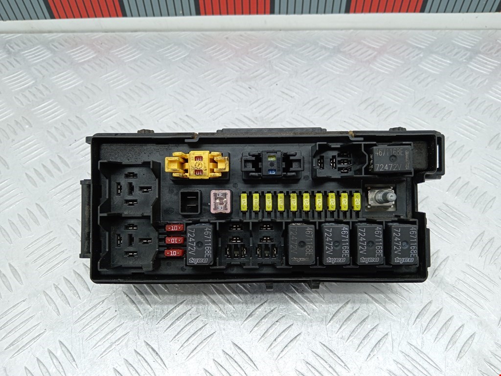 Блок реле Jeep Grand Cherokee 3 (2004-2013)