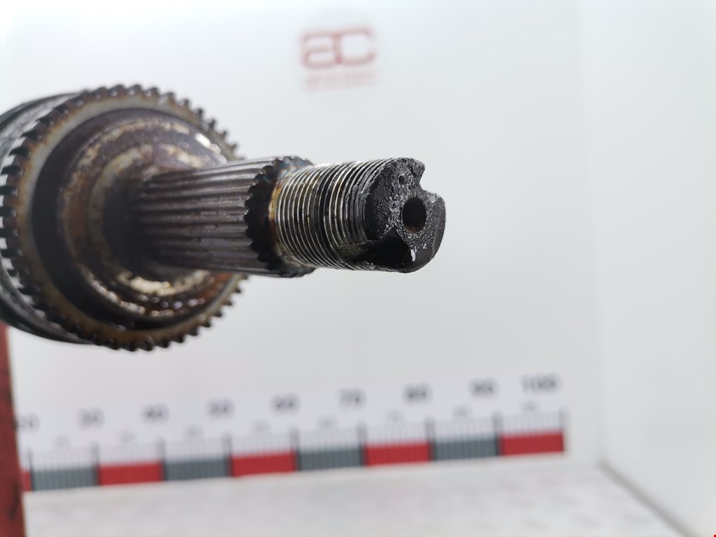 Полуось (привод, приводной вал) передняя правая KIA Cee'd II 2012-2018