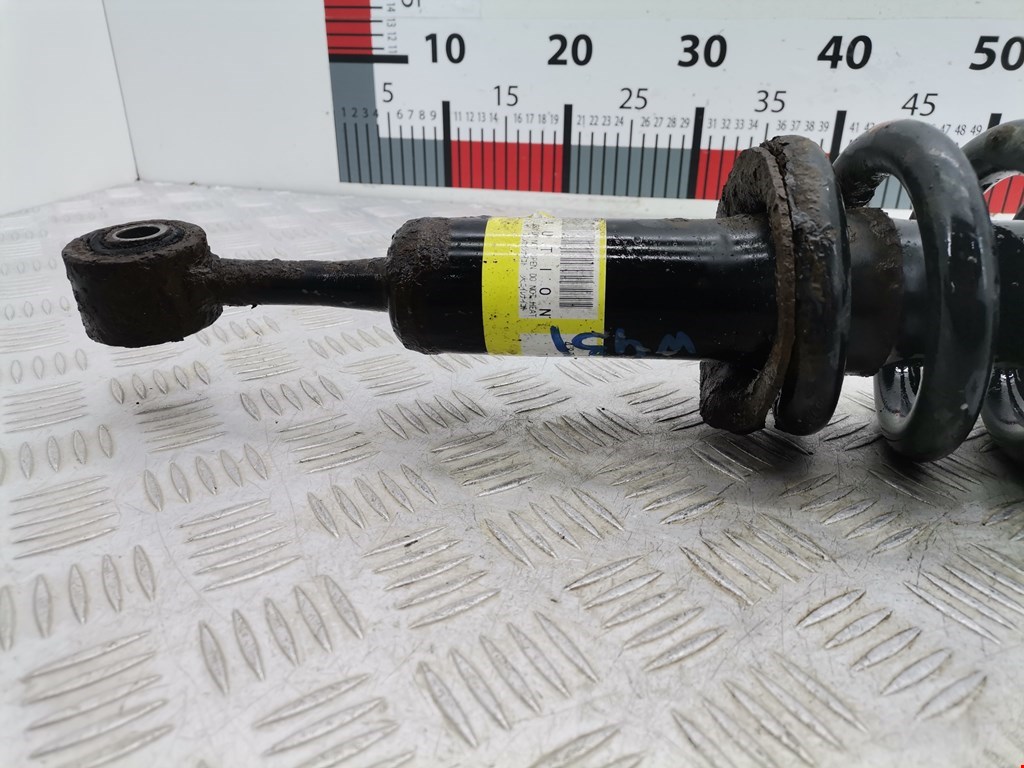 Амортизатор передний левый TOYOTA Land Cruiser Prado 120 2002-2009