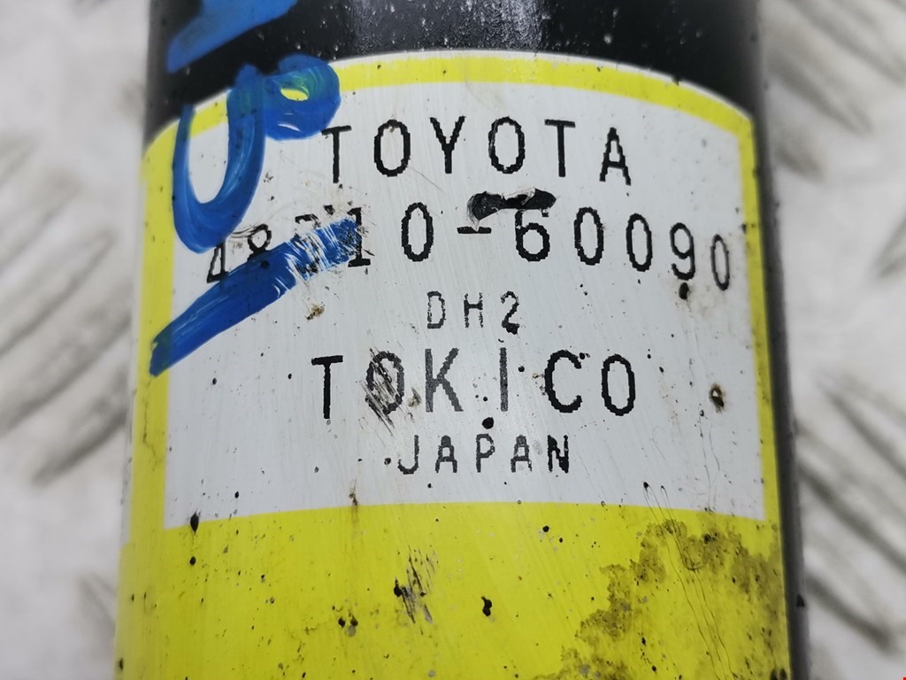 Амортизатор передний левый TOYOTA Land Cruiser Prado 120 2002-2009