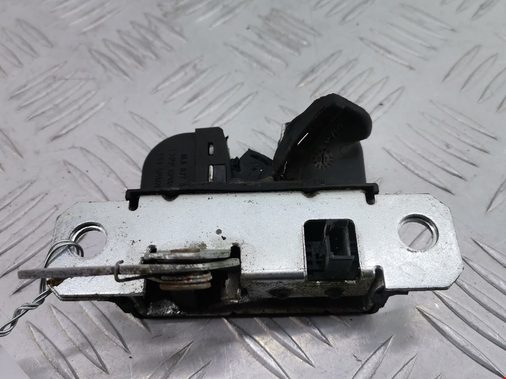Замок багажника (крышки двери) SEAT Leon 1999-2005