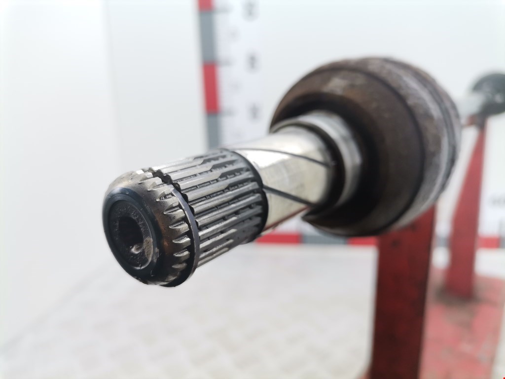 Полуось (привод, приводной вал) задняя правая VOLVO XC90 2002-2014